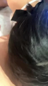 和朋友一起3P玩他老婆